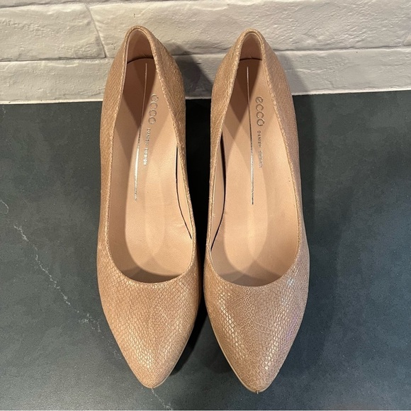 Ecco sz 38 US 7-7.5 taupe leather snake embossed pointed toe heels - Picture 6 of 12